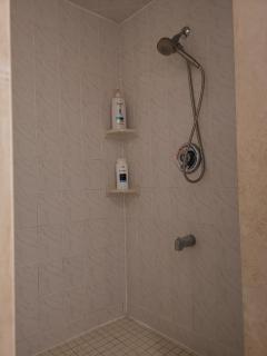 Cozy Private Rooms in Basement - 9