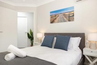 Large Family Pool Home in Taringa 6km to CBD Pets - 5