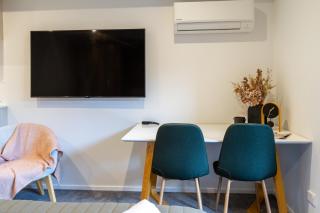 Trendy Ground Floor Studio - Central, Cafes - Christchurch - 3