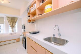 Homey and Simply Look Studio Tokyo Riverside PIK 2 Apartment By Travelio - Rawalembang - 3