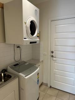 Lbarza Charming Central 2BR Townhouse - 6