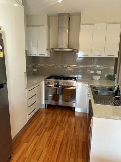 Lbarza Charming Central 2BR Townhouse - 4