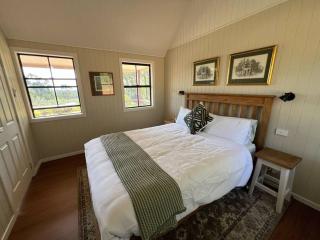 The Cabin at Rocklee Grove - Broke - 4