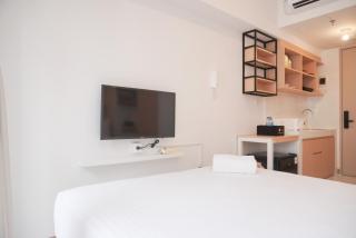 Warm and Simply Studio at Tokyo Riverside PIK 2 Apartment By Travelio - Rawalembang - 3