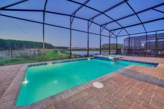9 bed 5 bath themed home with free pool heat - Kissimmee - 3