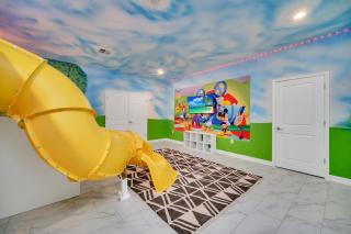 9 bed 5 bath themed home with free pool heat - Kissimmee - 1