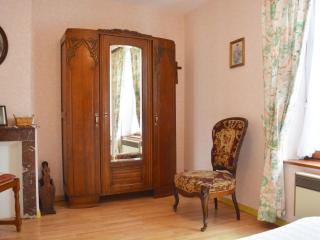 Gîte de Charme à la Campagne avec Jardin Clos et Collection d'Outils Agricoles - FR-1-581-9 - 3