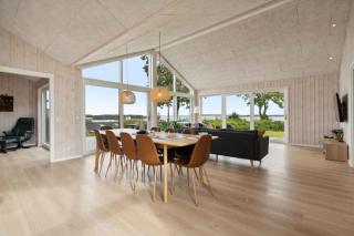 Lovely New-Built Cottage Near Sea - 2