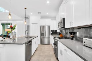5BR Family Haven Near Disney with Private Pool - 5