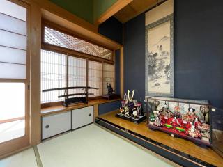 道後7分 - 松山城徒歩圏 - 南町駅2分 - 無料駐車場 - 一軒家貸切 - 最大11名 - スーパー徒歩3分 - 1