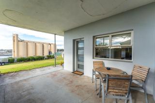 Cosy and Comfortable Unit with Parking & Wifi - 7