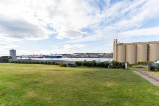 Cosy and Comfortable Unit with Parking & Wifi - Devonport - 1