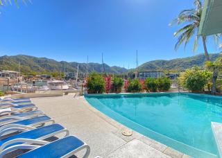 Blue on Blue Studio Room 1242 - 1