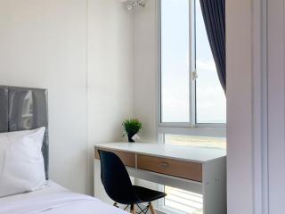 Homey and Comfortable Studio Tokyo Riverside PIK 2 Apartment By Travelio - Rawalembang - 5