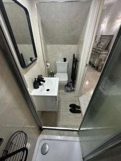 Elegant Estates Humble Abode Room 5 - 4