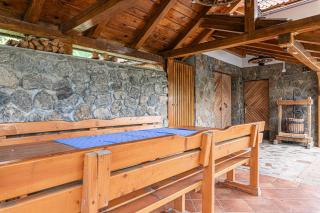 Rainbow Cottage In The Vineyards - Happy Rentals - 1