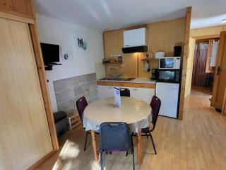 Charmant appartement 2P avec terrasse et animaux - La Tania - FR-1-513-95 - 8