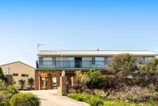 Ninettas Views - Great coastal location - Guilderton - 6