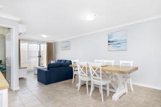 Escape to 28 at Cape View - Broadwater - 5