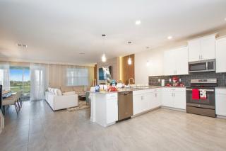 Last Minute Disney Getaway! Private Pool, Hot Tub & Games Room. Book Now! #29050 - Kissimmee - 3
