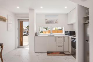 Location Plus Free Off St Park Handy Hospital - Christchurch - 9