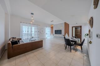 Modern 1BDR apartment in Business Bay - Dubai - 1