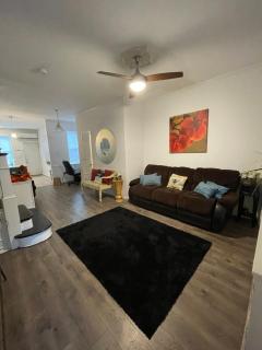 Commonwealth 2Bed Traditional Row - Philadelphia - 2