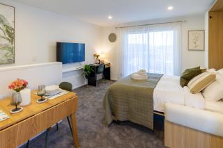 Luxury Studio With Balcony - Close to Supermarket - Christchurch - 0