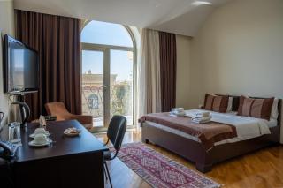 Green City Hotel - 5