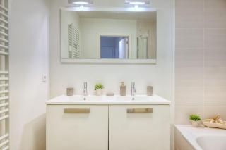 Seaside Serenity Cozy 2-BR Escape - Blankenberge - 8