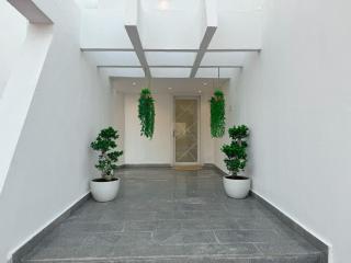 Beautiful private villa with pool - Dubai - 9