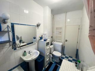 Cozy and Modern 2-bedroom Apartment - 5