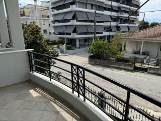 Sunny and Spacious Luxury House - 1