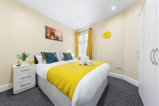Posh Urban Oasis With Luxury - Barnet - 3