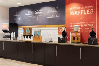 Hampton by Hilton Shelton - 3