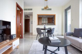 Blueground Standpoint city view pool garage DXB-961 - 8