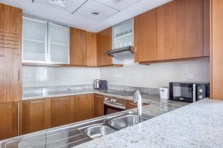 Blueground Standpoint city view pool garage DXB-961 - 5