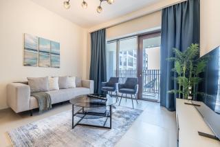 Exquisite 1BDR apartment in Creek with Pool View - Dubai - 0
