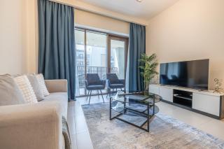 Exquisite 1BDR apartment in Creek with Pool View - Dubai - 8