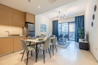 Exquisite 1BDR apartment in Creek with Pool View - Dubai - 3