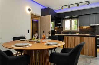 Noir Residence - Chic 2Br House Near Maleme Beach - 8