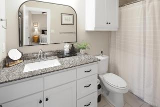 1 Bedroom Guest House Across the Street From Kyle Field - College Station - 5