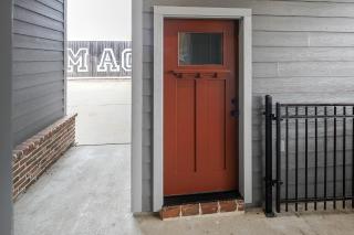 1 Bedroom Guest House Across the Street From Kyle Field - College Station - 3