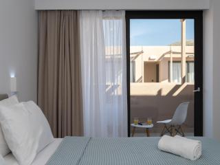 Golden Bee Lifestyle - Stalida - 9