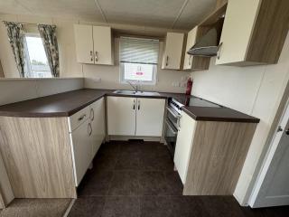 Stunning 8 Berth Caravan With Decking And Unlimited Wi-Fi, Ref 71012P - Tunstall - 3