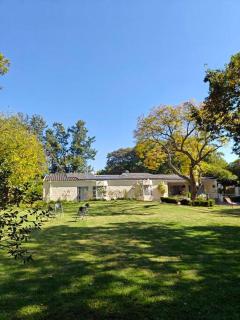 Blessed Luxury Cottage into Nature in Sandton Apartment in Sandton - Johannesburg - 3