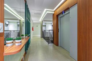 Apto Top , ótima Localização , novinho completo , wifi, ar condicionado, playground, vaga garagem coberta - 2