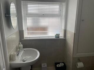 1 Bed Flat Sleeps 4 Free Parking Balcony - Whitstable - 2