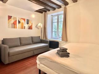 Cozy Apartment Near Marais on Rue Trousseau - París - 0