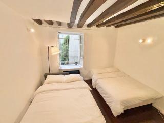 Cozy Apartment Near Marais on Rue Trousseau - París - 7